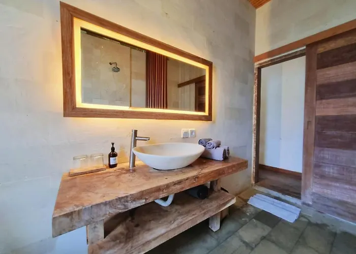 Bobos Villa *